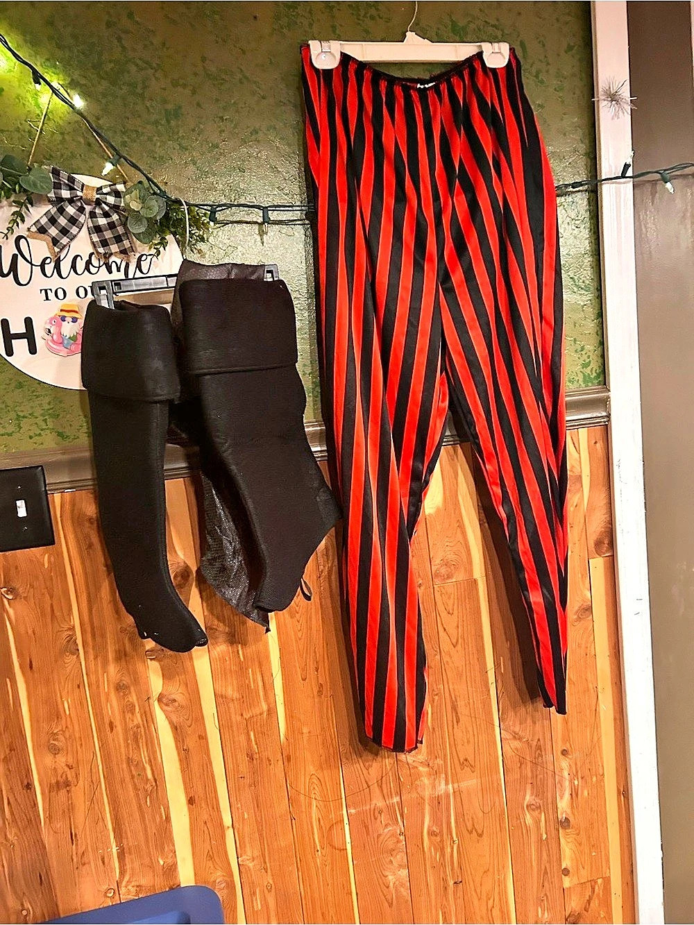 Spirit Halloween Pirate costume size Large